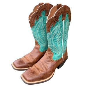 Women's 8.5 Ariat Round Up Outfitter Brown and Green Cowboy Boots